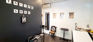 Cabine de tatouage de Florence Fabris chez AB Tattoo Nice