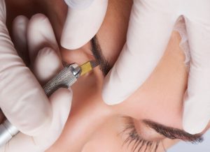 microblading-sourcils-3d-nice-maquillage-semi-permanent-manuel-poi-a-poil-art-et-beaute-artbeaute-06-technique-poil-a-poil